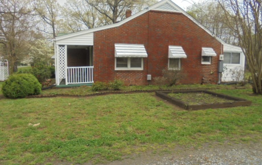 SOLD~BRICK 2/BR, 1/BA w/DBL. DETACHED GARAGE on 1AC