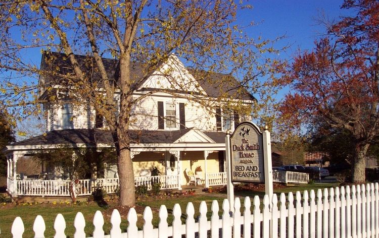 Image for SOLD~“Duck Smith House” Bed & Breakfast 1914 Farmhouse