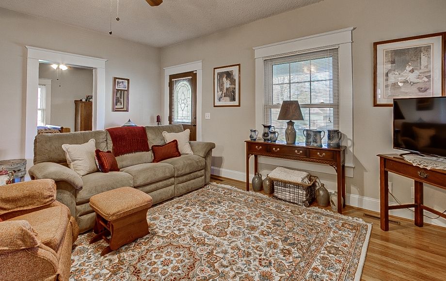 Image for SOLD-UPDATED 3/BR 2/BA HOME W/GARAGE ON CORNER LOT 0.7ACRES (RANDLEMAN)