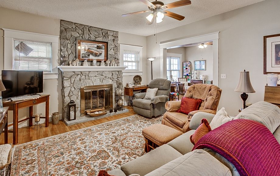 Image for SOLD-UPDATED 3/BR 2/BA HOME W/GARAGE ON CORNER LOT 0.7ACRES (RANDLEMAN)