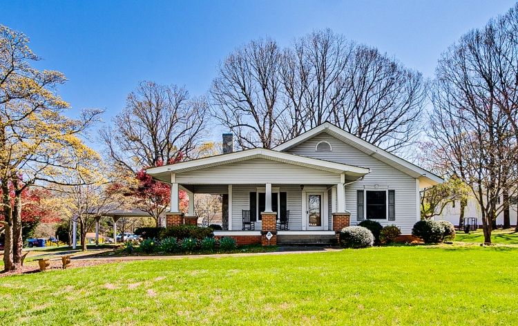 Image for SOLD-UPDATED 3/BR 2/BA HOME W/GARAGE ON CORNER LOT 0.7ACRES  (RANDLEMAN)