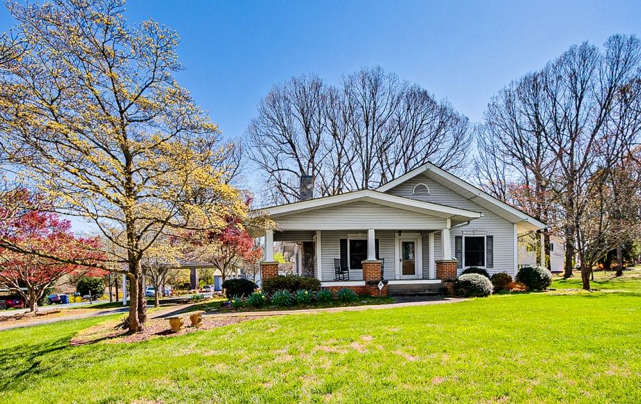 Image for SOLD-UPDATED 3/BR 2/BA HOME W/GARAGE ON CORNER LOT 0.7ACRES (RANDLEMAN)