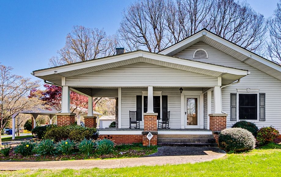 Image for SOLD-UPDATED 3/BR 2/BA HOME W/GARAGE ON CORNER LOT 0.7ACRES (RANDLEMAN)