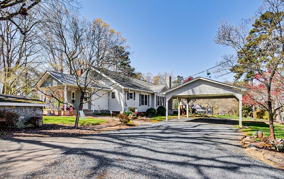 Image for SOLD-UPDATED 3/BR 2/BA HOME W/GARAGE ON CORNER LOT 0.7ACRES (RANDLEMAN)