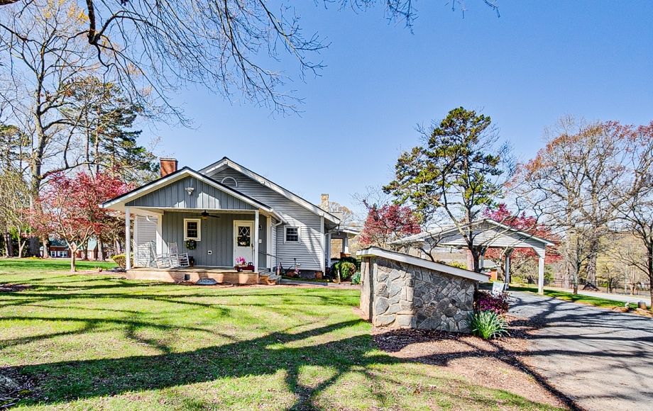 Image for SOLD-UPDATED 3/BR 2/BA HOME W/GARAGE ON CORNER LOT 0.7ACRES (RANDLEMAN)
