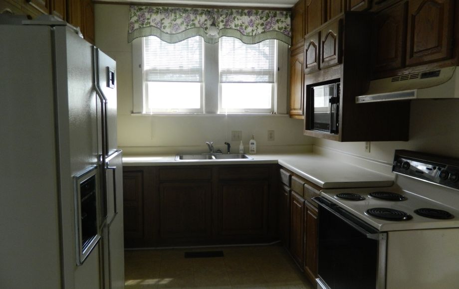 Image for SOLD~4/BEDROOMS, 2/BATHS W/GARAGE IN EMERYWOOD ON CORNER LOT