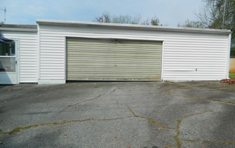 Image for SOLD~4/BEDROOMS, 2/BATHS W/GARAGE IN EMERYWOOD ON CORNER LOT