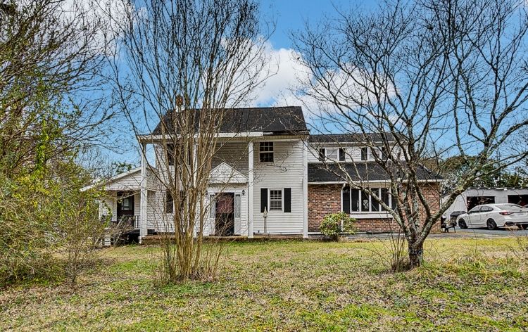 Image for SOLD~7.01 ACRES w/ 3-BR, 2.5-BATHS w/LOFT, BARN & MANY BUILDINGS~TRINITY (RANDOLPH CO.)