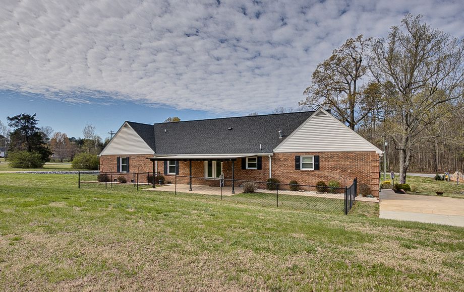 Image for FOR SALE~BRICK RANCH on 1.43 AC in LYNWOOD LAKES~GREENSBORO
