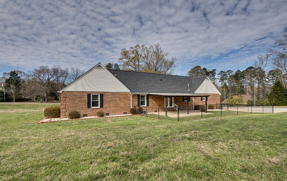 Image for FOR SALE~BRICK RANCH on 1.43 AC in LYNWOOD LAKES~GREENSBORO