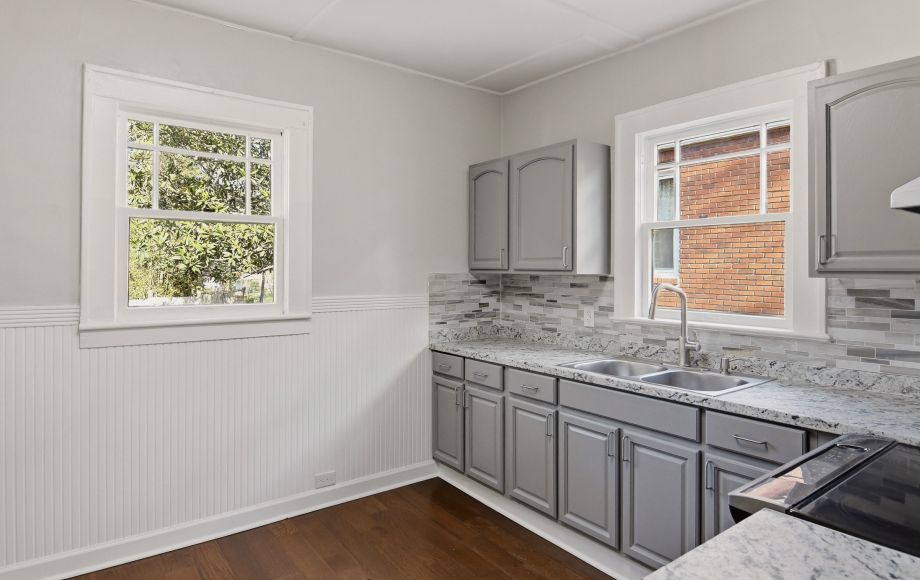 Image for FOR SALE-2/BEDROOMS~1/BATH w/FLEX SPACE & BASEMENT~WINSTON SALEM