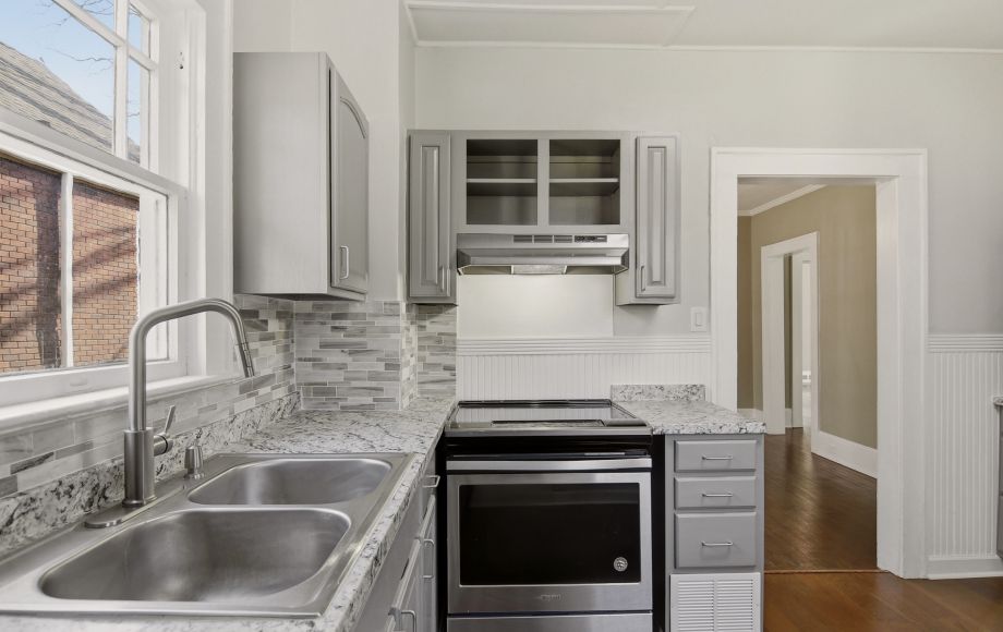 Image for FOR SALE-2/BEDROOMS~1/BATH w/FLEX SPACE & BASEMENT~WINSTON SALEM