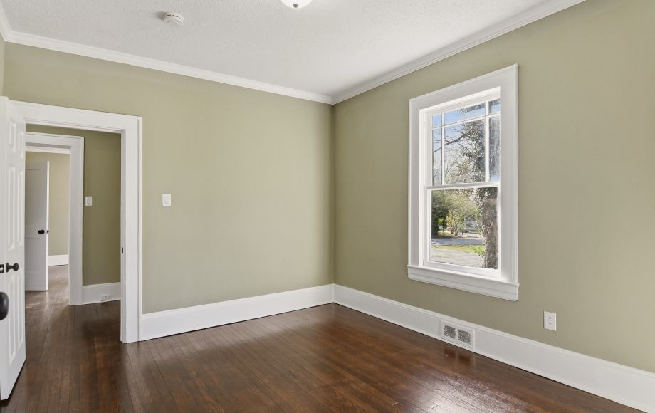 Image for FOR SALE-2/BEDROOMS~1/BATH w/FLEX SPACE & BASEMENT~WINSTON SALEM