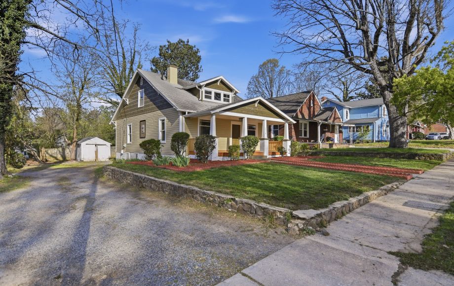 Image for FOR SALE-2/BEDROOMS~1/BATH w/FLEX SPACE & BASEMENT~WINSTON SALEM