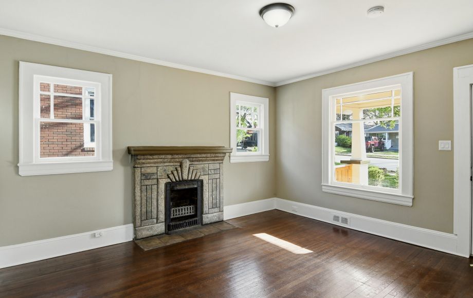 Image for FOR SALE-2/BEDROOMS~1/BATH w/FLEX SPACE & BASEMENT~WINSTON SALEM