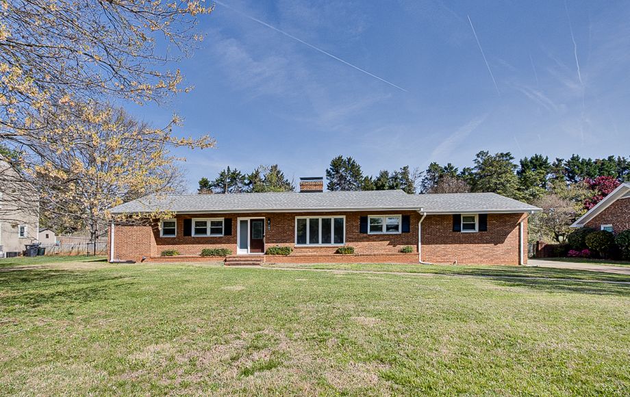 Image for FOR SALE~BRICK RANCH 3/BR, 2/BA in ROBIN RIDGE SUBDIVISION~GREENSBORO
