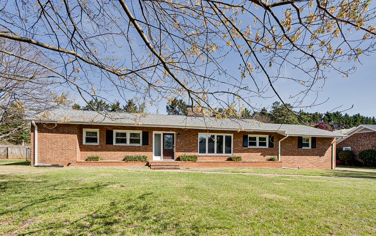 Image for FOR SALE~BRICK RANCH 3/BR, 2/BA in ROBIN RIDGE SUBDIVISION~GREENSBORO