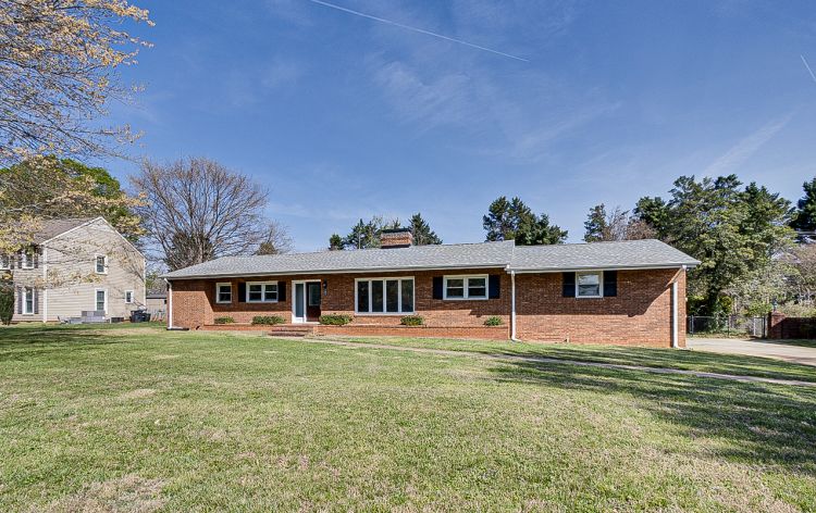 Image for FOR SALE~BRICK RANCH 3/BR, 2/BA in ROBIN RIDGE SUBDIVISION~GREENSBORO