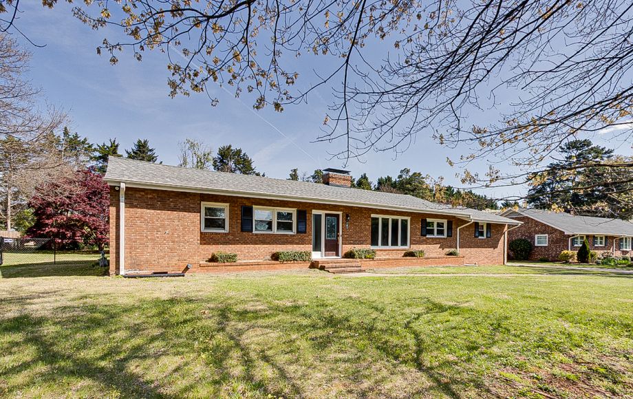 Image for FOR SALE~BRICK RANCH 3/BR, 2/BA in ROBIN RIDGE SUBDIVISION~GREENSBORO