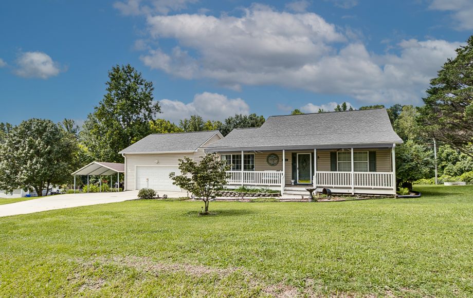 Image for FOR SALE~4/BR, 2/BA on .92 AC in RANDLEMAN