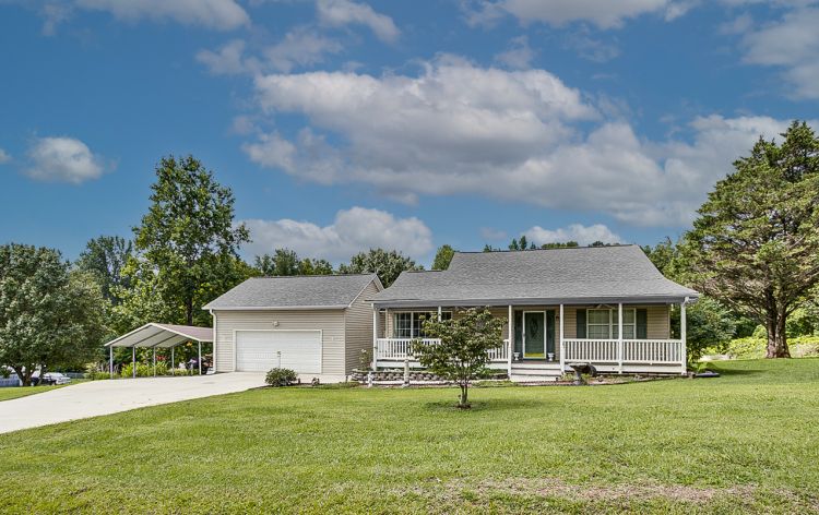 Image for FOR SALE~4/BR, 2/BA on .92 AC in RANDLEMAN
