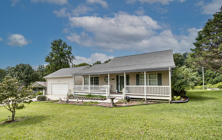 Image for FOR SALE~4/BR, 2/BA on .92 AC in RANDLEMAN