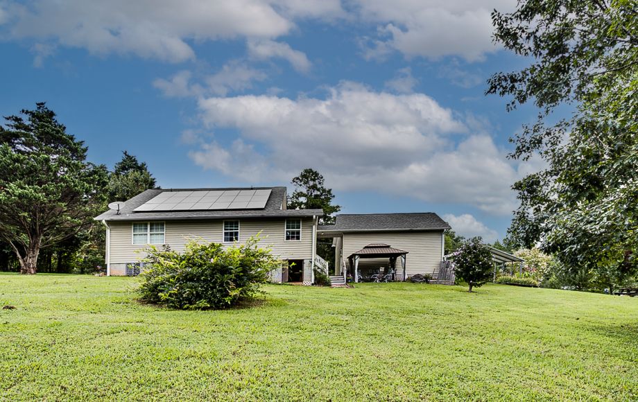 Image for FOR SALE~4/BR, 2/BA on .92 AC in RANDLEMAN