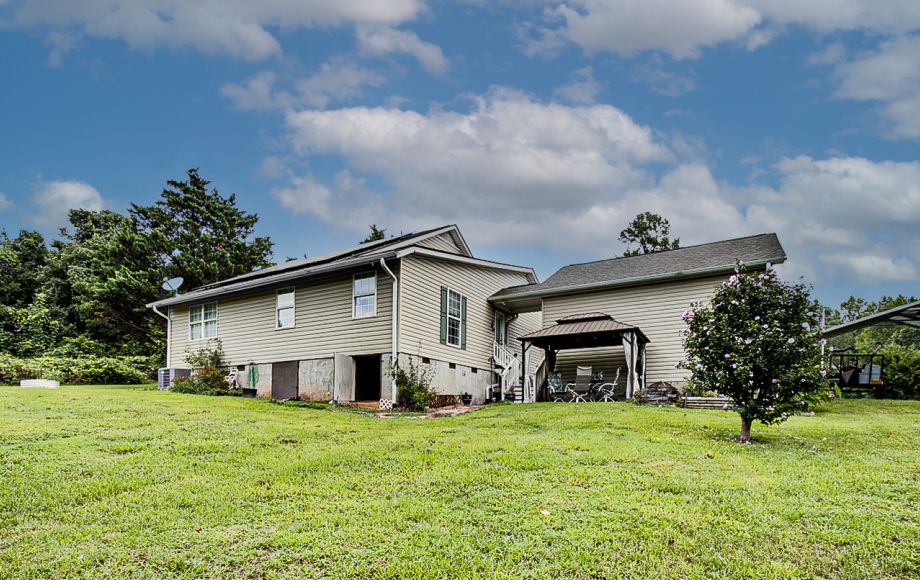 Image for FOR SALE~4/BR, 2/BA on .92 AC in RANDLEMAN