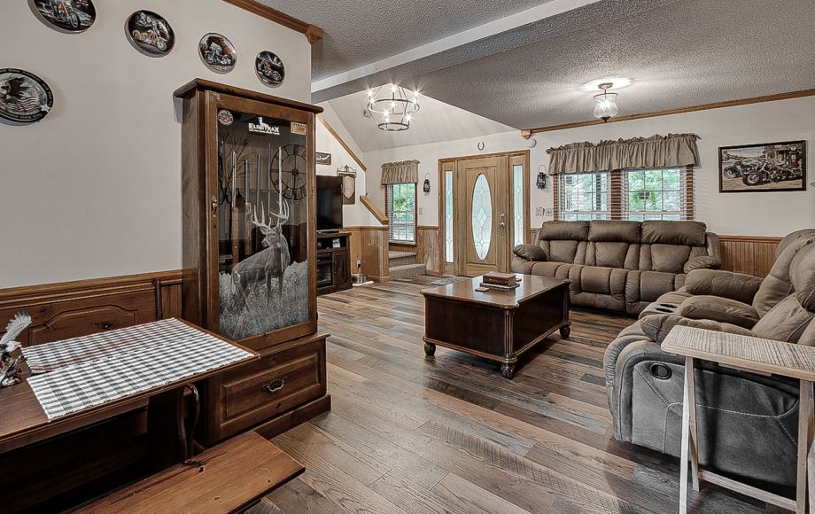 Image for FOR SALE~4/BR, 2/BA, OFFICE, POOL, 50x50 GARAGE in PLEASANT GARDEN
