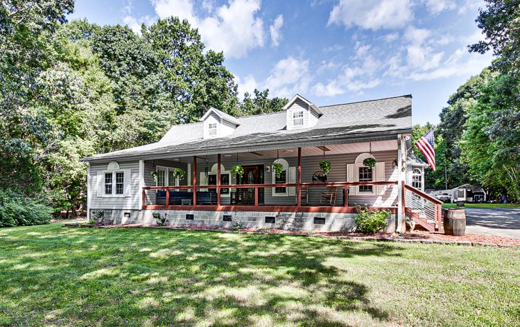 Image for FOR SALE~4/BR, 2/BA, OFFICE, POOL, 50x50 GARAGE in PLEASANT GARDEN