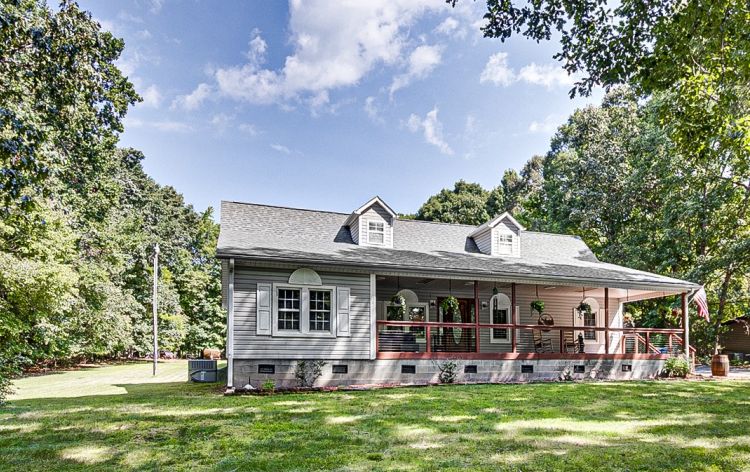 Image for FOR SALE~4/BR, 2/BA, OFFICE, POOL, 50x50 GARAGE in PLEASANT GARDEN