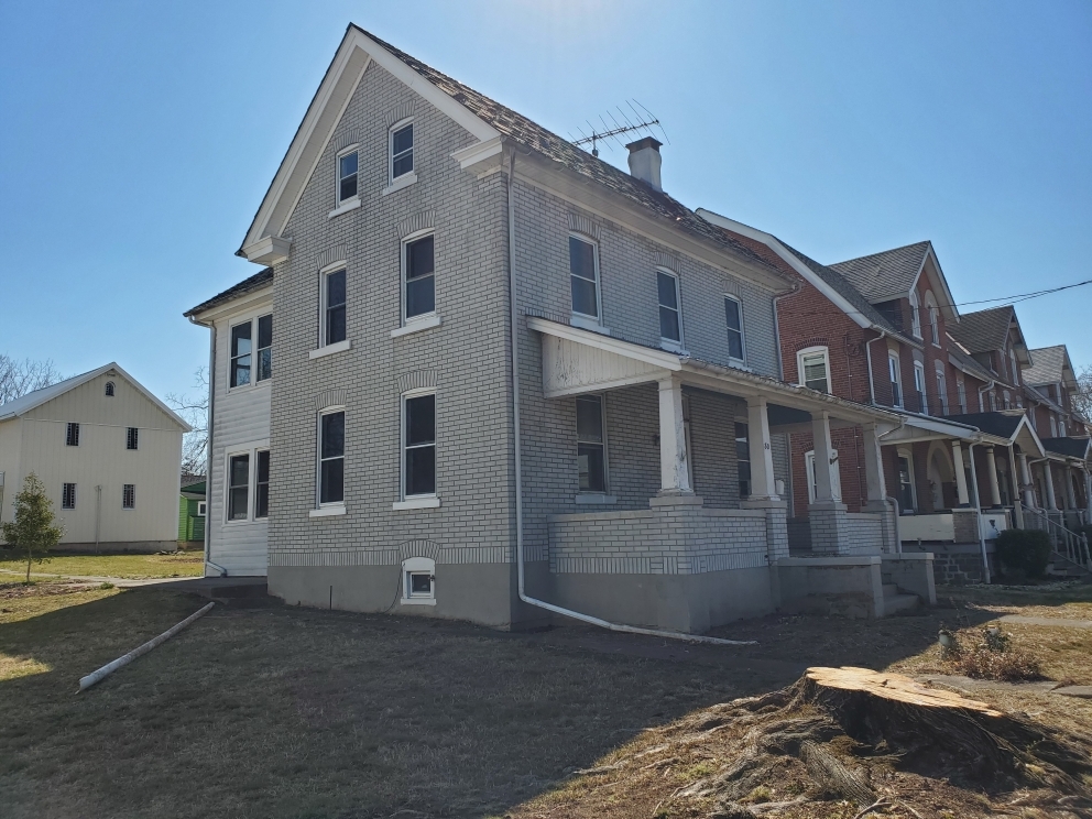 Image for 3 Bedroom, 1.5 Bath 3 Story Home with Pole Barn, Sellersville, PA