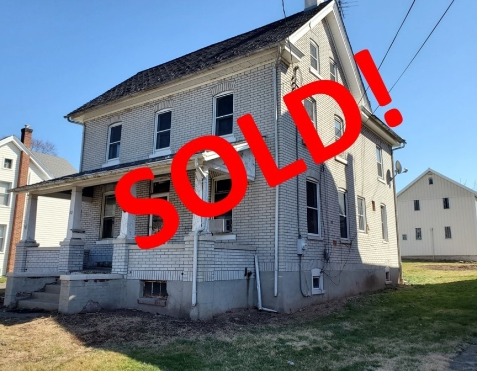 Image for 3 Bedroom, 1.5 Bath 3 Story Home with Pole Barn, Sellersville, PA