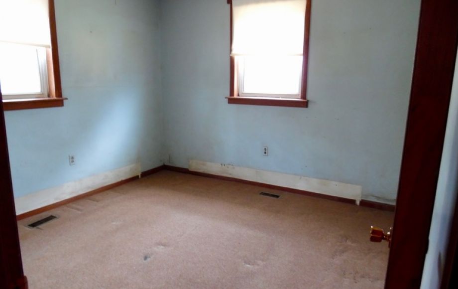 Image for 2 BR/1 BA Home w/30’ x 40’ Shop on 1.3 +/- Acres in Colonial Beach, VA—Sells to the Highest Bidder!