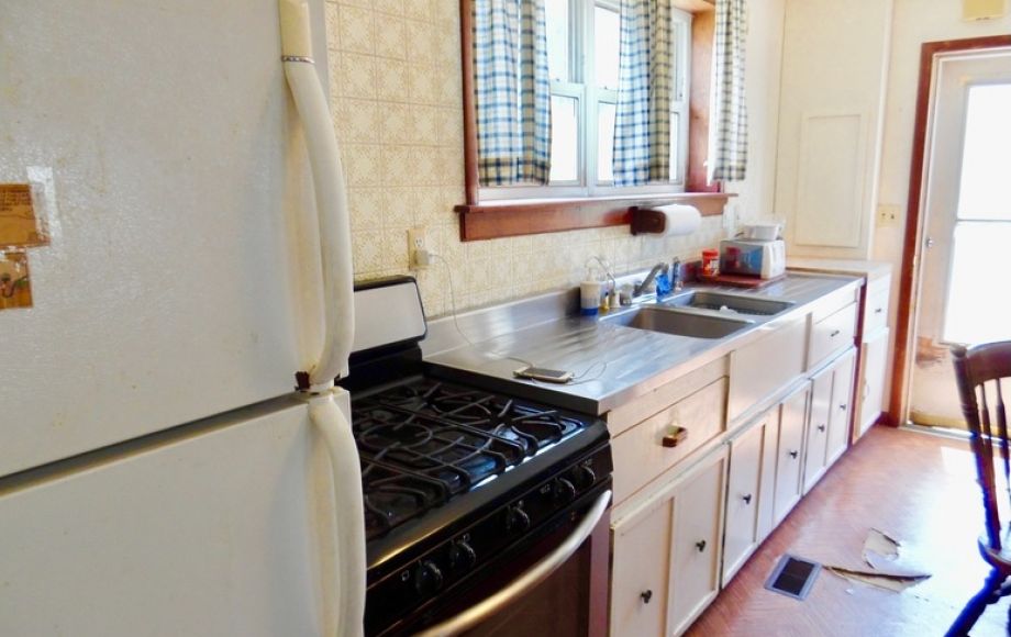 Image for 2 BR/1 BA Home w/30’ x 40’ Shop on 1.3 +/- Acres in Colonial Beach, VA—Sells to the Highest Bidder!