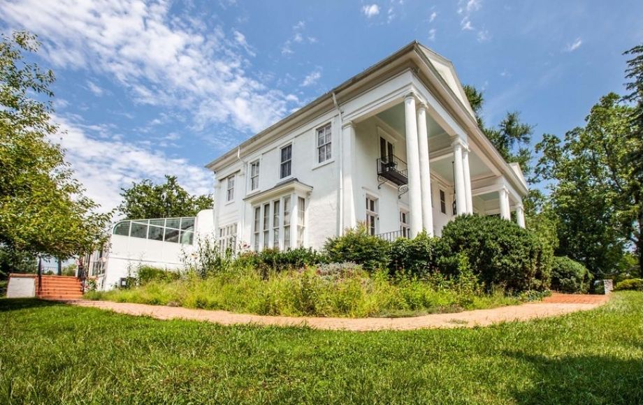 Image for 6 BR/6.5 BA Estate on 8.8 +/- Acres, 4 Bay Garage w/2 BR/2 BA Apartment—Fauquier County