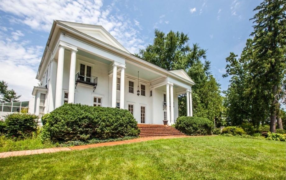 Image for 6 BR/6.5 BA Estate on 8.8 +/- Acres, 4 Bay Garage w/2 BR/2 BA Apartment—Fauquier County