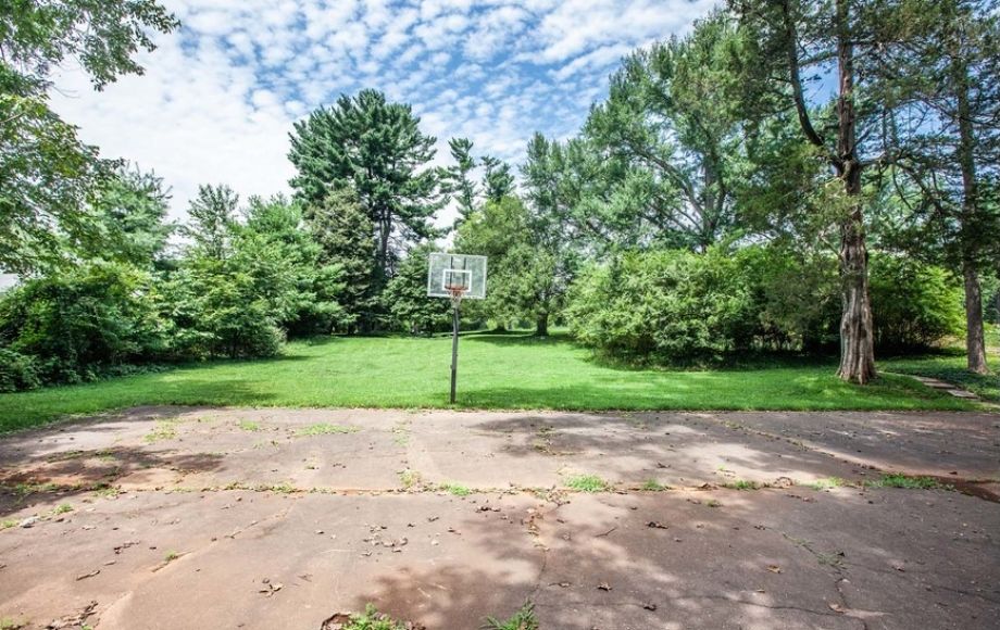 Image for 6 BR/6.5 BA Estate on 8.8 +/- Acres, 4 Bay Garage w/2 BR/2 BA Apartment—Fauquier County