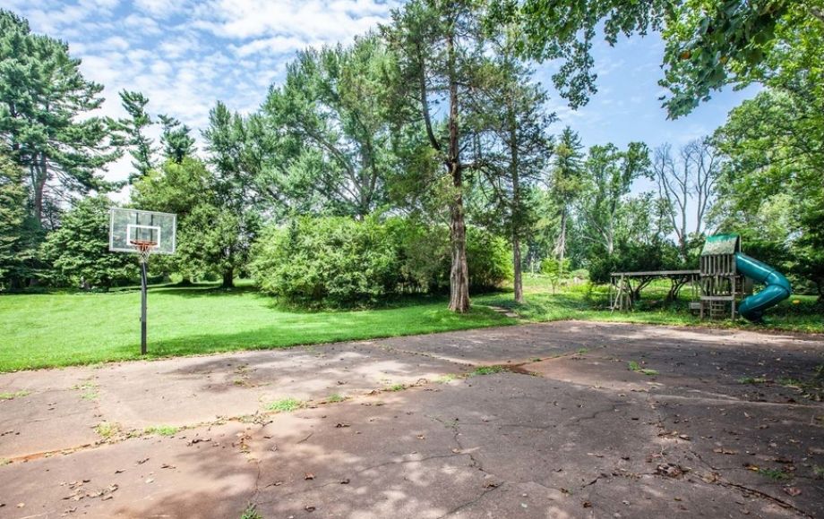 Image for 6 BR/6.5 BA Estate on 8.8 +/- Acres, 4 Bay Garage w/2 BR/2 BA Apartment—Fauquier County