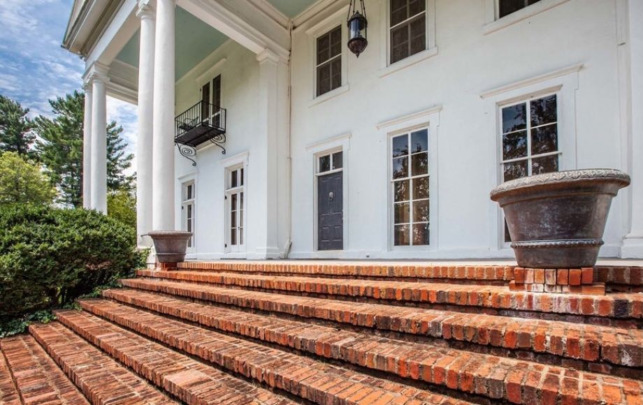 Image for 6 BR/6.5 BA Estate on 8.8 +/- Acres, 4 Bay Garage w/2 BR/2 BA Apartment—Fauquier County