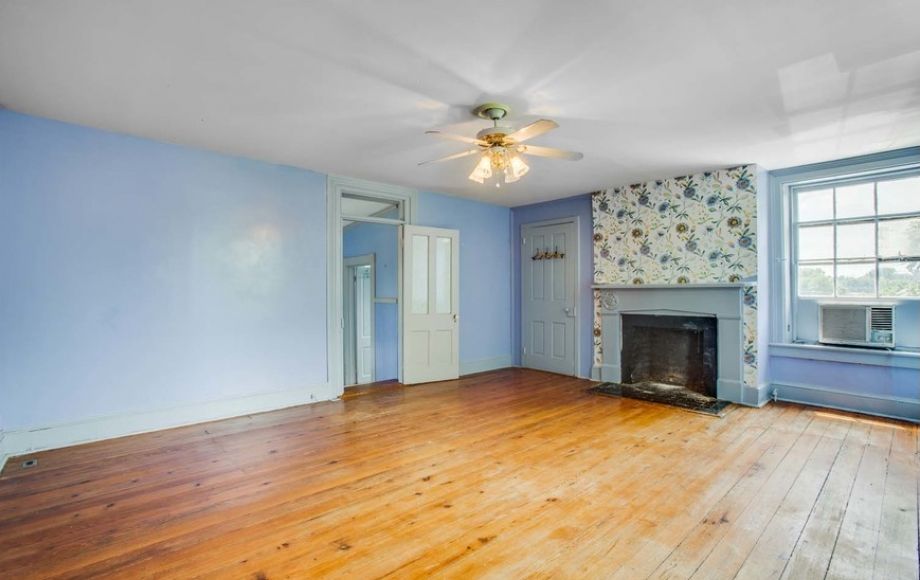 Image for 4,000 +/- sf. Commercially Zoned Home/Office Building in the Historic District of Warrenton, VA