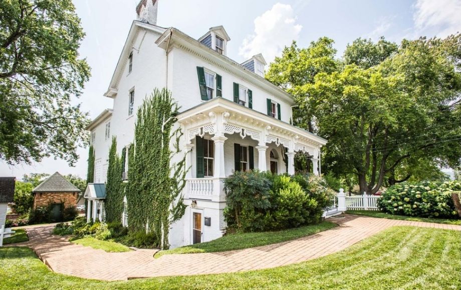 Image for 4,000 +/- sf. Commercially Zoned Home/Office Building in the Historic District of Warrenton, VA