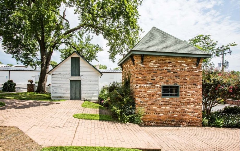 Image for 4,000 +/- sf. Commercially Zoned Home/Office Building in the Historic District of Warrenton, VA