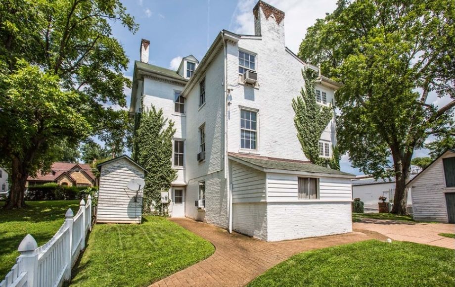 Image for 4,000 +/- sf. Commercially Zoned Home/Office Building in the Historic District of Warrenton, VA