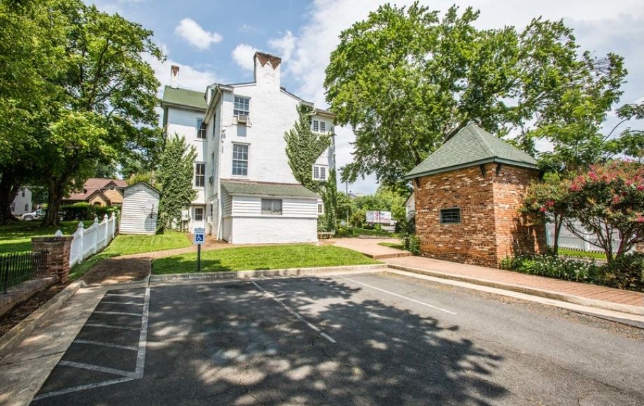 Image for 4,000 +/- sf. Commercially Zoned Home/Office Building in the Historic District of Warrenton, VA