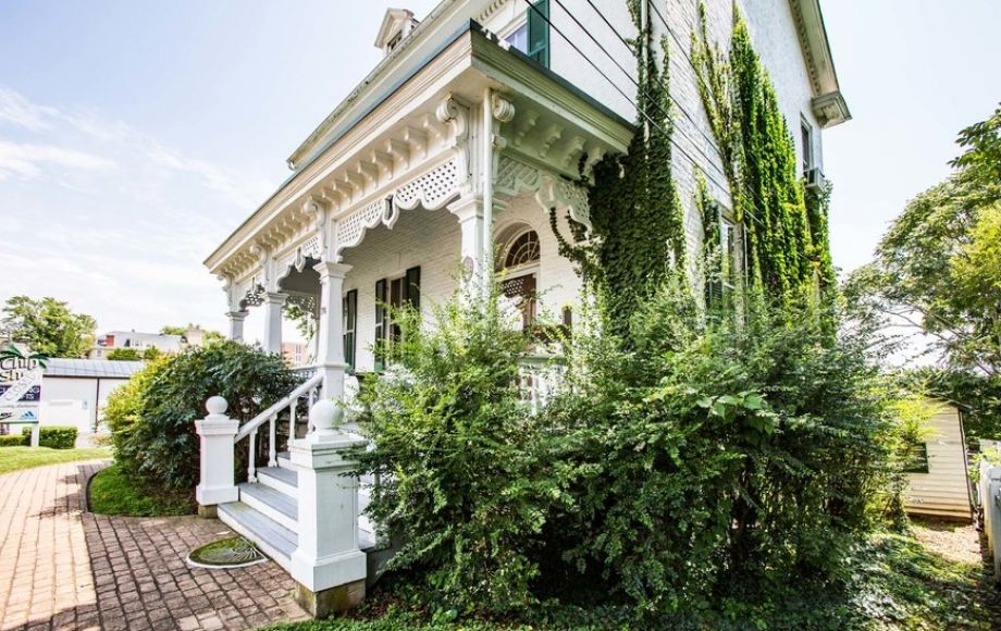 Image for 4,000 +/- sf. Commercially Zoned Home/Office Building in the Historic District of Warrenton, VA