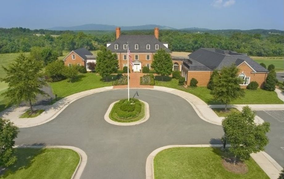 800x800 1264199396643-clubhouseplain