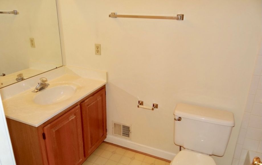 Image for 3 BR/3.5 BA Town House w/Garage in Chatham Landing (Stafford Co., VA)—Sells to the Highest Bidder!!