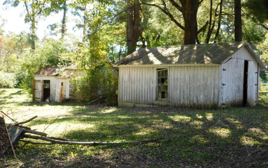 Image for Solid 3 BR/1 BA Home w/Outbuildings on Double Lot only 1/2 Mile from Main St. in Louisa, VA