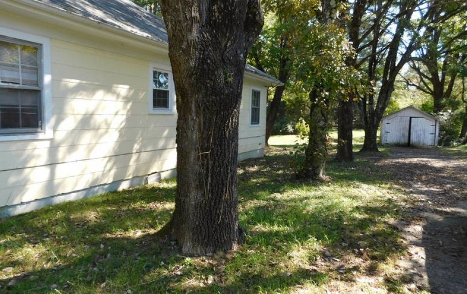 Image for Solid 3 BR/1 BA Home w/Outbuildings on Double Lot only 1/2 Mile from Main St. in Louisa, VA